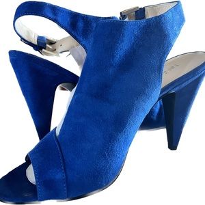 Nine West NWSHAPEUP blue suede heel.